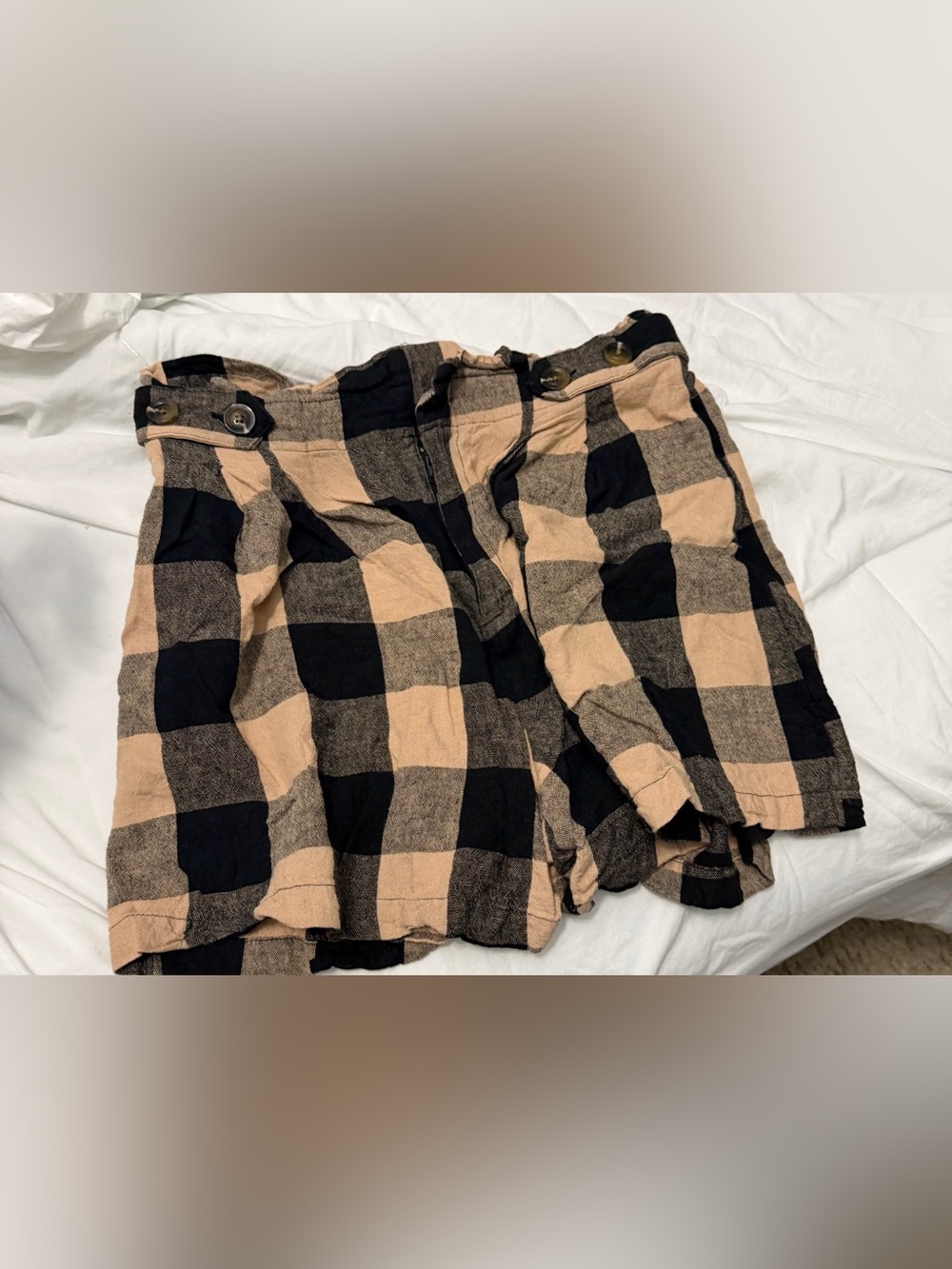 Who What Wear Black and Tan linen blend shorts